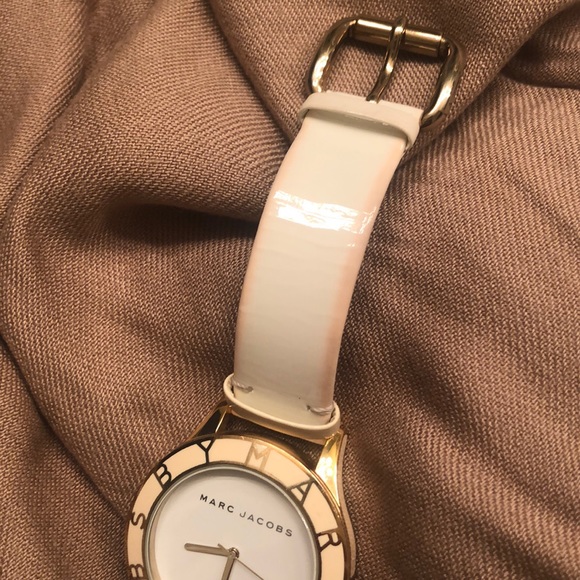 Marc by Marc Jacobs white and gold leather watch - Picture 5 of 8
